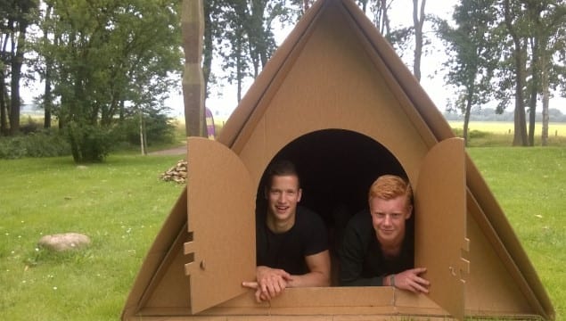 Founders van KarTent, in hun KarTent