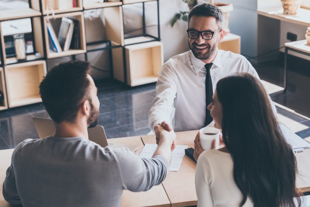 This Dutch startup wants you to network professionally with complete strangers, one handshake at a time
