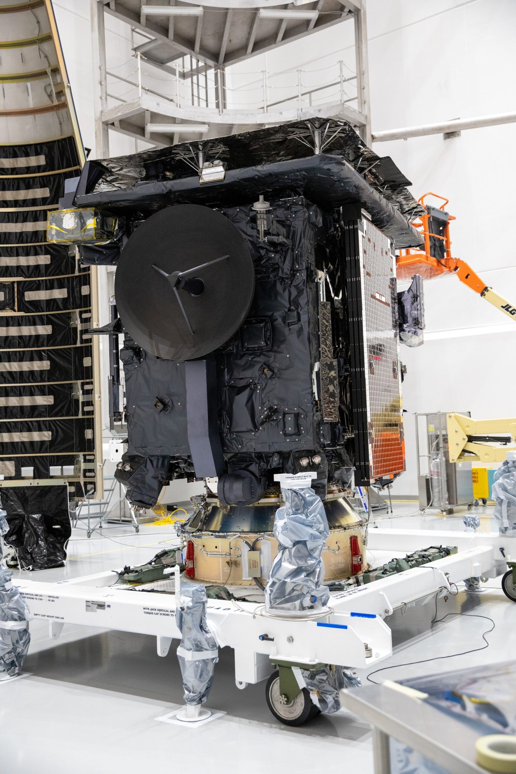 ESA/NASA Solar Orbiter spacecraft prepared for encapsulation in the Atlas V fairing at Astrotech, Titusville, Florida, 20 January 2020. Photo: NASA/Ben Smegelsky. Public domain.